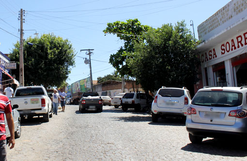 Brumado: Homens armados com pistola assaltam Bar