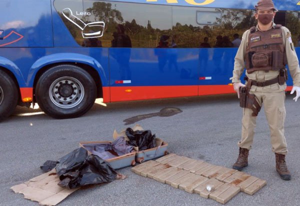 Conquista: Grávida de oito meses é presa em barreira sanitária transportando 30 kg de maconha
