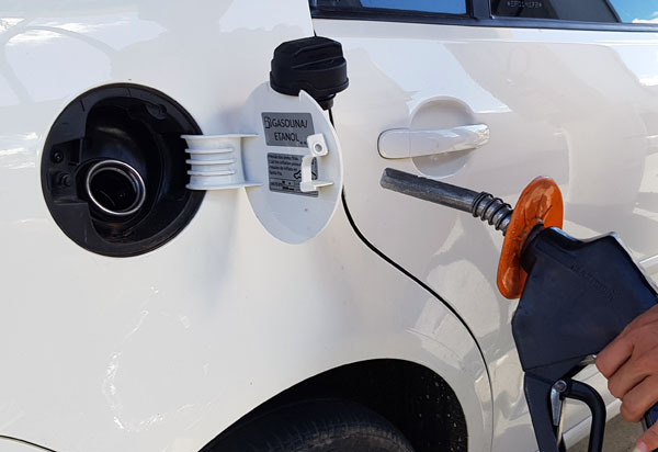 Petrobras reduz em 0,59% preço da gasolina nas refinarias