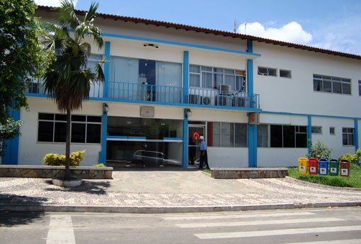 Brumado: prefeito Eduardo Vasconcelos altera horários de atendimento no prédio da prefeitura às sextas-feiras