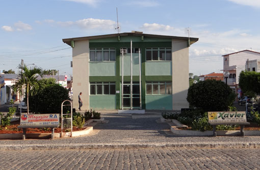 Prefeitura de Tanhaçu lança concurso público com mais de 200 vagas