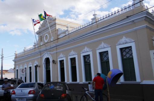 Conquista: pesquisa entre os pré-candidatos a prefeito aponta Herzem Gusmão como favorito