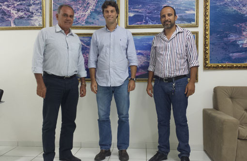 Brumado: Parceria entre Prefeitura e Conder irá proporcionar pavimentação em ruas do Olhos d'Água e Santa Tereza