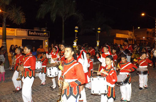 Muita alegria marca a inauguração do presépio Natalino em Aracatu