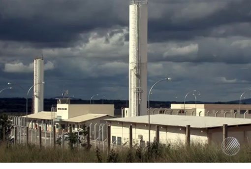 Vitória da Conquista: bloqueadores de celulares instalados em presidio afetam comunidades nas imediações