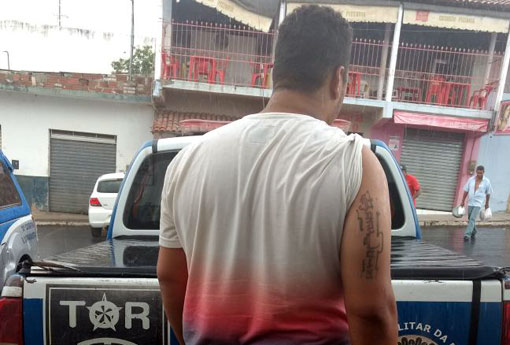 Durante abordagens na BA-262, PRE detém homem com mandado de prisão em aberto