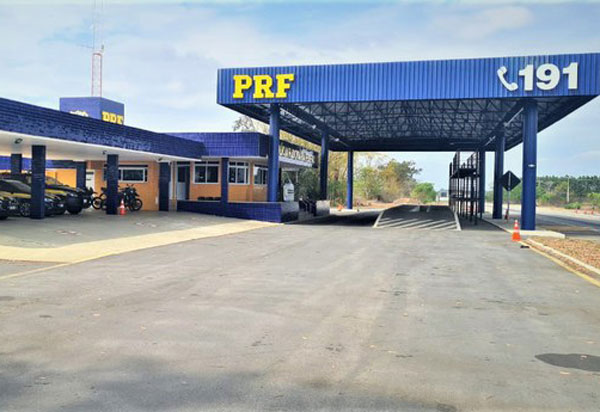 PRF apreende quase 10.000 quilos de charque por sonegação fiscal no sudoeste da Bahia