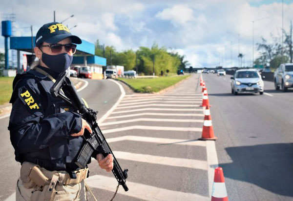 PRF intensifica fiscalização nas rodovias baianas nos festejos natalinos