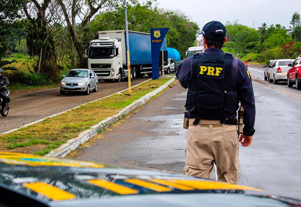 Vai pegar a estrada no carnaval: Confira as dicas da PRF para fazer uma viagem tranquila e segura