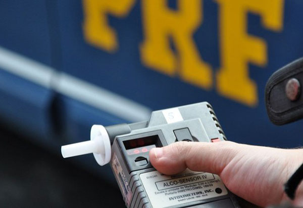 PRF registra final de semana marcado por flagrantes de embriaguez nas estradas federais da Bahia