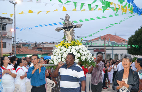 Bom Jesus: Festa ao padroeiro encerrou com procissão e missa