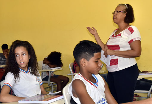 Governo do Estado sanciona Lei de promoção da carreira que beneficiará  29 mil professores e coordenadores pedagógicos