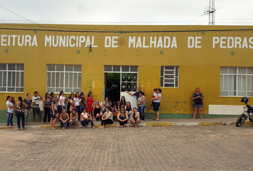 Malhada de Pedras: professores protestam contra salários atrasados