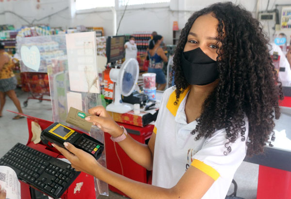 Famílias dos estudantes da rede estadual recebem mais um crédito do Programa Bolsa Presença