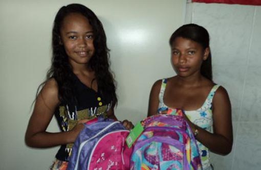 Brumado: Adolescentes do Projovem, vencedoras do concurso de paródia, recebem premiação