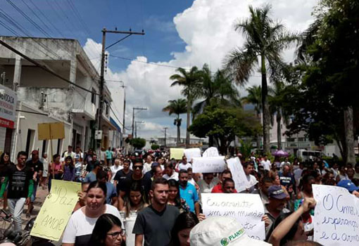 Barra da Estiva: população vai às ruas pedindo segurança pública