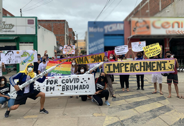 Brumado: Grupo protesta contra presidente Jair Bolsonaro e a favor da vacinação