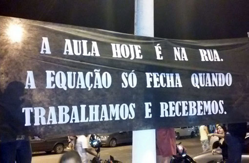 Tanhaçu: Professores municipais promovem protesto durante desfile Cívico-Militar de 7 de setembro