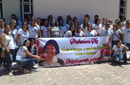 Tanhaçu: Aniversário do município é marcado por protestos dos professores