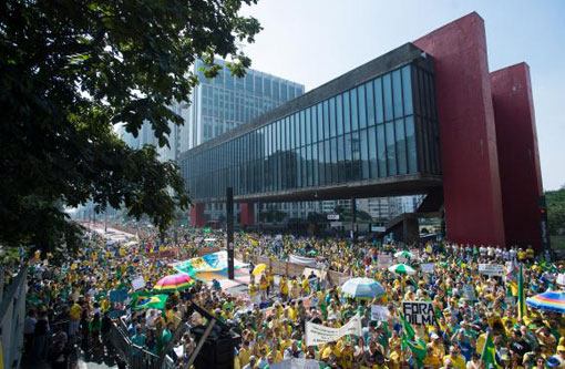 Em menos de um mês, manifestantes voltam às ruas em protestos contra o governo; em Brumado não teve manifestação
