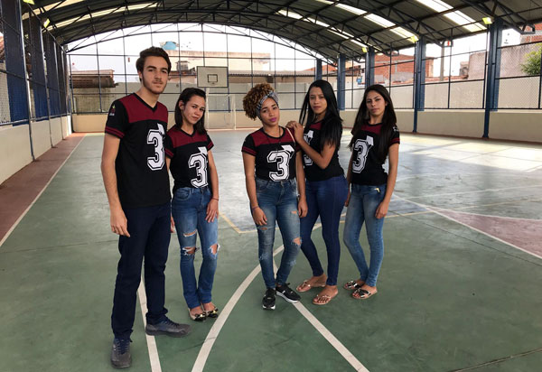 Secretaria da Educação do Estado entrega quadra poliesportiva coberta em Barra da Estiva  