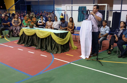 Jussiape: Marquinho Viana participa de inauguração de quadra