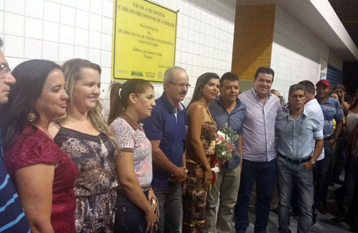 Jussiape: Marquinho Viana participa de inauguração de quadra