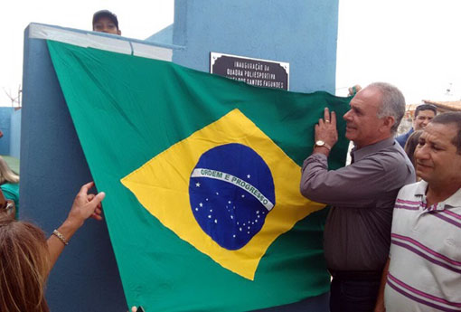 Quadra poliesportiva da Escola Dr. Roberto Santos é entregue à comunidade do Bairro Dr. Juracy