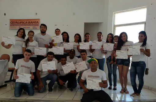 Aracatu: Foi realizada a cerimônia de certificação dos 20 estudantes do curso de Informática Básica