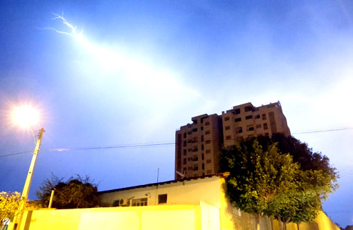 Brasil registra média de 78 milhões de raios por ano, diz Inpe