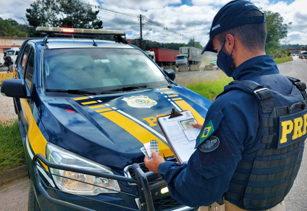 PRF flagra caminhoneiro portando ‘rebites’ na Chapada Diamantina