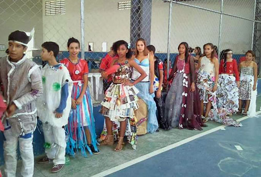 Brumado: projeto de língua inglesa valoriza a reciclagem em grande estilo