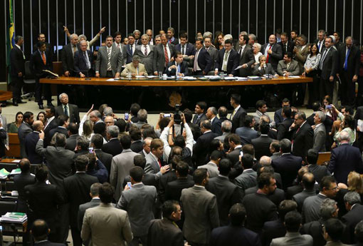 Câmara dos Deputados aprova urgência para projeto da reforma trabalhista