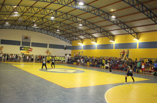 P. Jânio Quadros e Juventude de Brumado abrem Campeonato Regional de Futsal