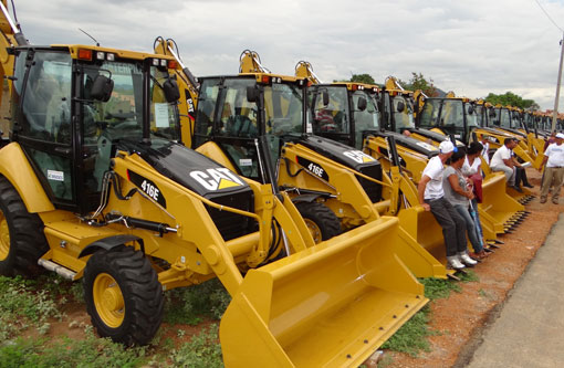 Dilma: governo investe mais de R$ 5 bilhões em máquinas para municípios