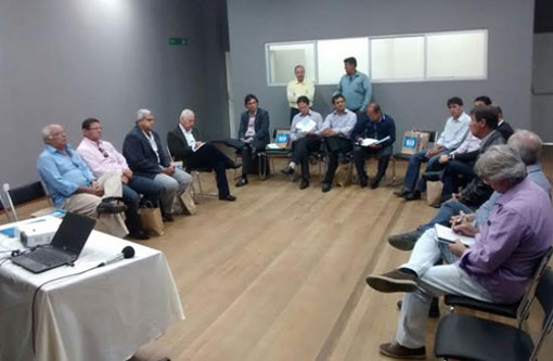 Aracatu: Prefeito Sérgio Maia participa de reunião com prefeitos em Conquista
