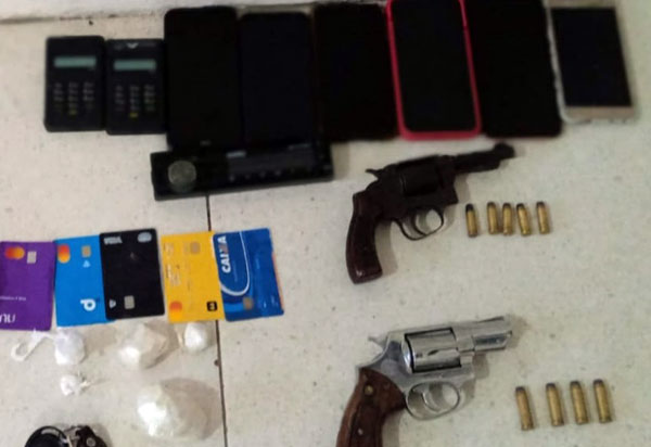 Três homens presos e duas armas apreendidas pela PM em Vitória da Conquista