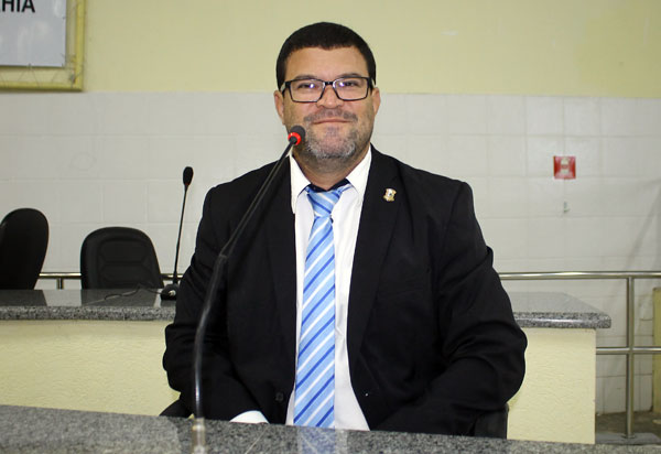 Brumado: vereador Rey de Domingão volta a cobrar instalação de barreiras sanitárias nas entradas do município