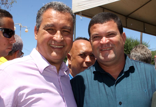 Vereador Rey de Domingão prestigia visita do governador a Dom Basílio