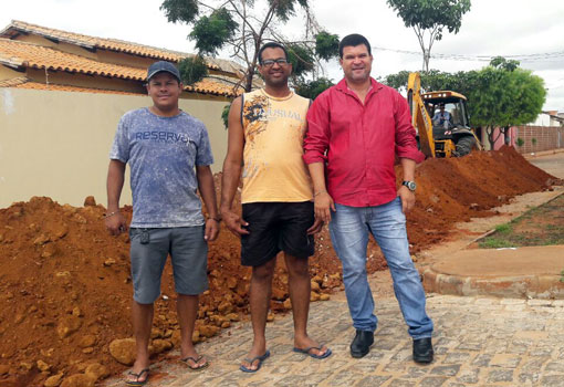 Brumado: obra na Rua Juraci Meira começa a ser executada atendendo solicitação do vereador Rey de Domingão