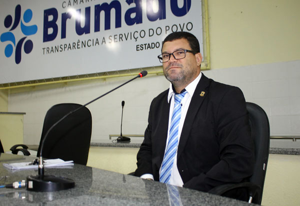 Brumado: vereador Rey de Domingão solicita ao Executivo pavimentação da Rua José Mariano da Silva