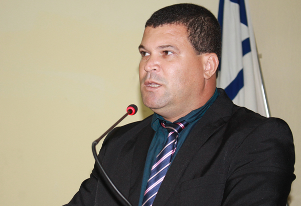 Brumado: vereador Rey de Domingão indica pavimentação para ruas do bairro Maria José Viana