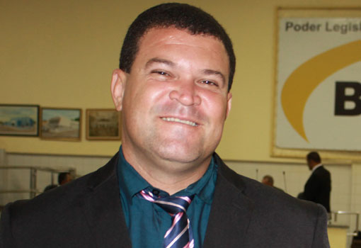 Brumado: vereador Rey de Domingão indica calçamento de ruas no Bairro Maria José Viana