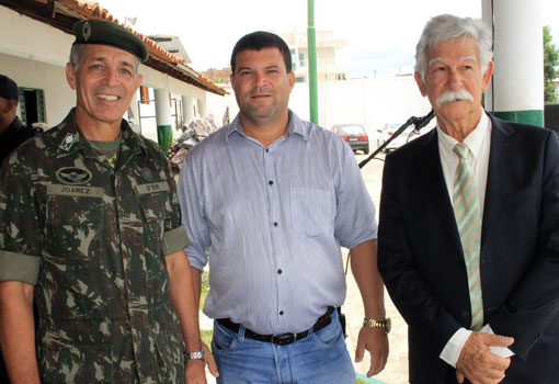 Brumado: vereador Rey de Domingão prestigia visita de general ao TG 06-024