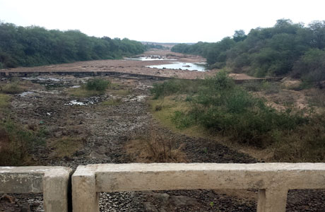 Tanhaçu: População sofre com a falta d'água