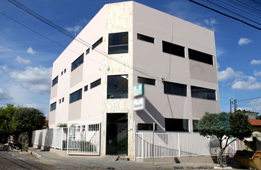 Brumado: Bandido assalta escritórios de advocacia em sequência e exigiu que secretária tirasse a roupa ela resistiu