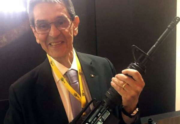 Roberto Jefferson deixa a prisão com tornozeleira eletrônica