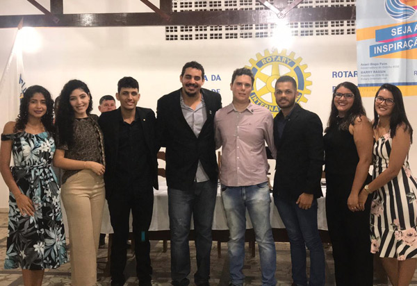 Rotary Club de Brumado promoveu a posse do grupo Rotaract