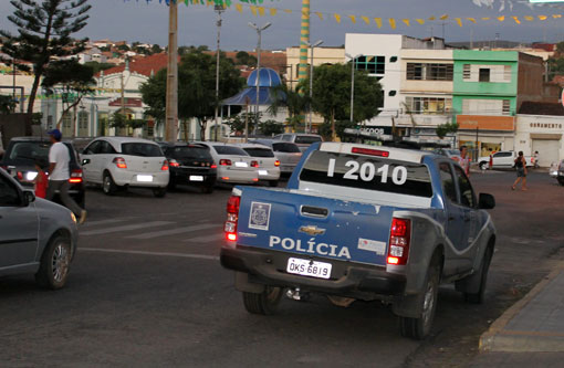 Brumado: Bandido armado assalta loja na Praça Capitão Francisco de Souza Meira