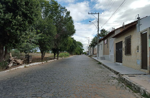 Brumado: Dupla armada rouba malote de comerciante na Rua Virgílio Ataíde